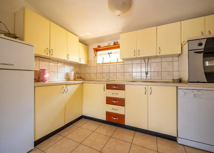 Isola Bella * Κόρτσουλα